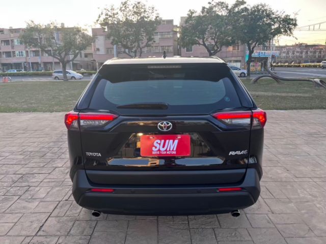 休旅車銷售冠軍✅定速✅車距維持輔助✅車輛偏離輔助✅恆溫✅影音主機✅電子手煞車✅全車原鈑件✅里程保證✅YES認證+全省保固  第4張相片