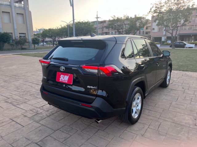休旅車銷售冠軍✅定速✅車距維持輔助✅車輛偏離輔助✅恆溫✅影音主機✅電子手煞車✅全車原鈑件✅里程保證✅YES認證+全省保固  第6張相片