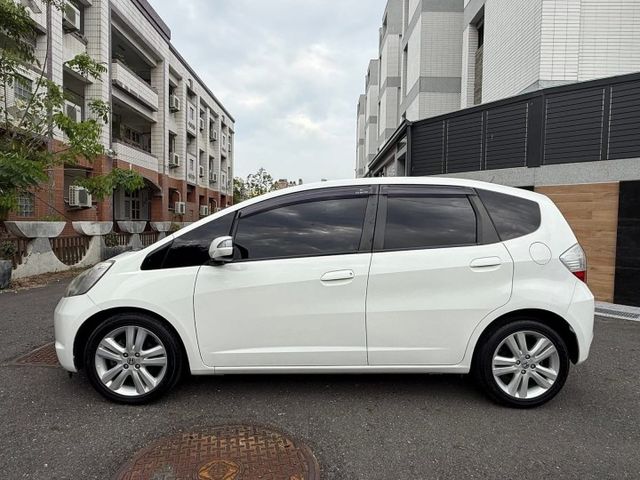 2011 HONDA FIT 1.5cc 女仕車 認證車 哩程保證98335公里 都會小車 好開好停車 5大保證 SUM  第5張相片