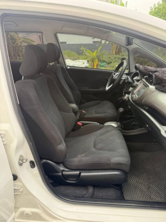 2011 HONDA FIT 1.5cc 女仕車 認證車 哩程保證98335公里 都會小車 好開好停車 5大保證 SUM  第12張相片