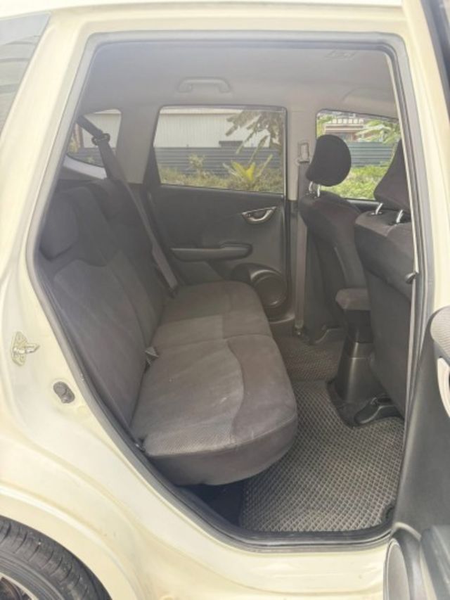 2011 HONDA FIT 1.5cc 女仕車 認證車 哩程保證98335公里 都會小車 好開好停車 5大保證 SUM  第13張相片