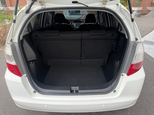 2011 HONDA FIT 1.5cc 女仕車 認證車 哩程保證98335公里 都會小車 好開好停車 5大保證 SUM  第15張相片