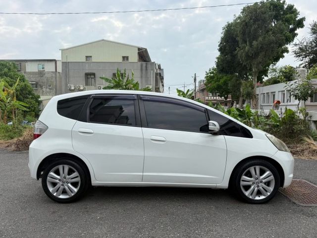 2011 HONDA FIT 1.5cc 女仕車 認證車 哩程保證98335公里 都會小車 好開好停車 5大保證 SUM  第16張相片