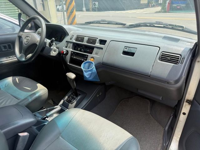 2004新瑞獅1.8廂車 哩程保證 185691公里 做生意賺錢發財車 5大保證 SUM保修聯盟全國服務〜  第11張相片