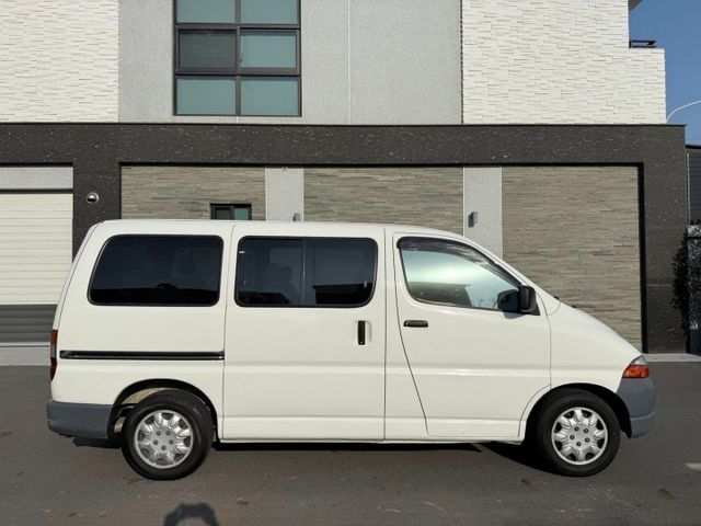 2002 TOYOTA HIACE 2.7cc 海力士8人座超大空間商旅車 露營用車、商務車、家庭旅行車 哩程保證少跑1  第5張相片