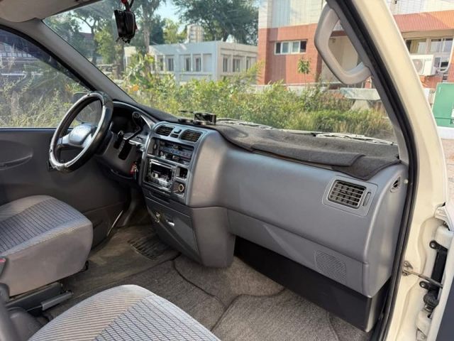 2002 TOYOTA HIACE 2.7cc 海力士8人座超大空間商旅車 露營用車、商務車、家庭旅行車 哩程保證少跑1  第15張相片