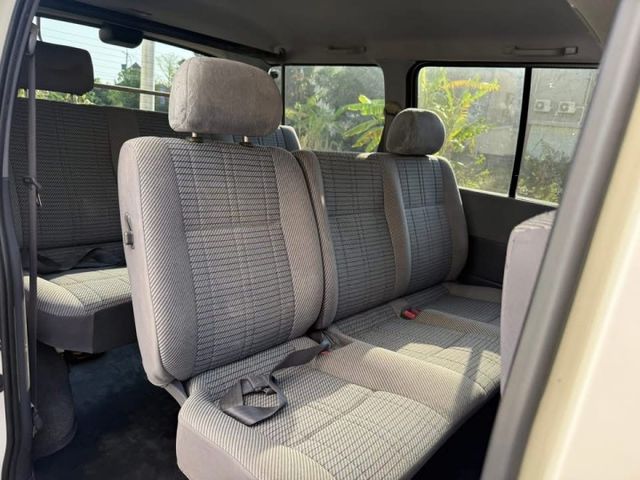 2002 TOYOTA HIACE 2.7cc 海力士8人座超大空間商旅車 露營用車、商務車、家庭旅行車 哩程保證少跑1  第16張相片