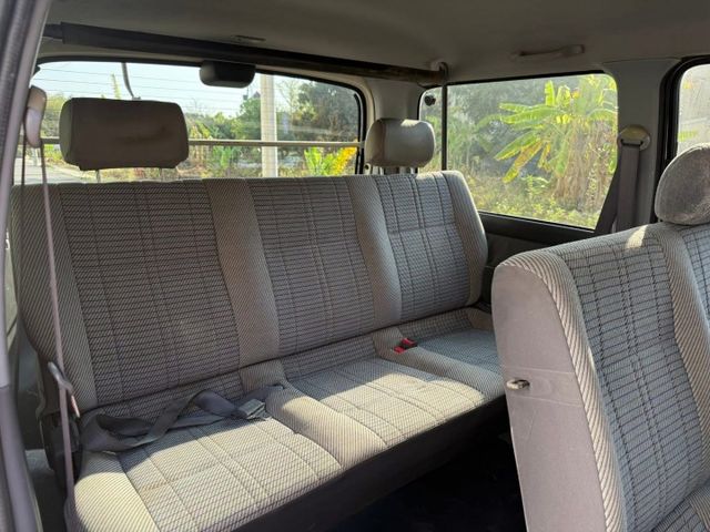 2002 TOYOTA HIACE 2.7cc 海力士8人座超大空間商旅車 露營用車、商務車、家庭旅行車 哩程保證少跑1  第17張相片