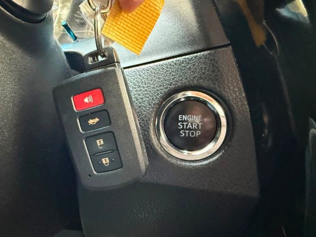 2017 ALTIS 1.8cc小改款 哩程保證103626公里 女仕車yes認證車 免鑰匙啟動 倒車顯影  第7張相片