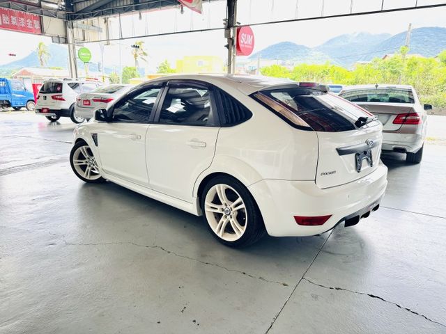 柴油/輪胎小改/里程保證/認證車/多媒體影音 ✅實車在店~歡迎來電賞車  第2張相片