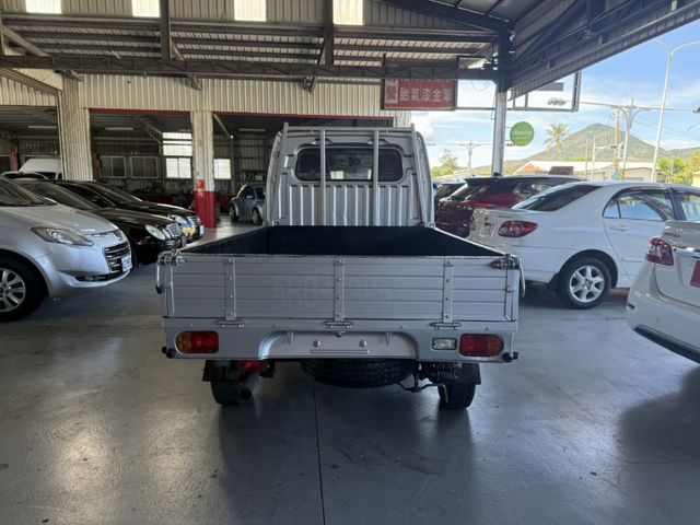 |超讚發財車|1.3車型|內裝美|可全貸|車況佳|冷氣超級冷|實車在店歡迎預約賞車!!!  第4張相片
