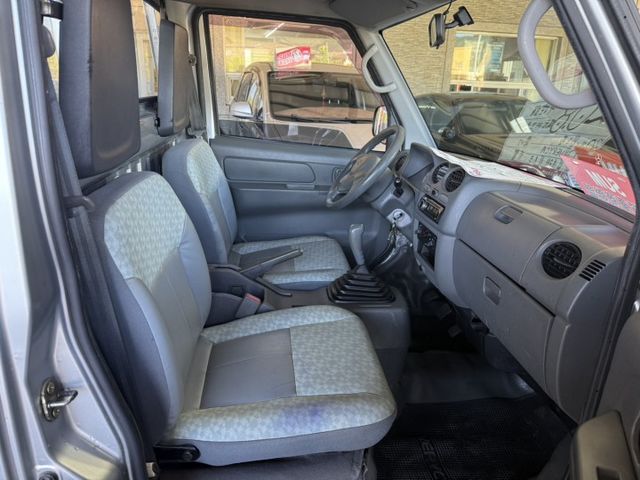 |超讚發財車|1.3車型|內裝美|可全貸|車況佳|冷氣超級冷|實車在店歡迎預約賞車!!!  第5張相片