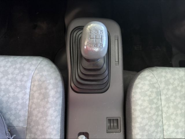 |超讚發財車|1.3車型|內裝美|可全貸|車況佳|冷氣超級冷|實車在店歡迎預約賞車!!!  第7張相片