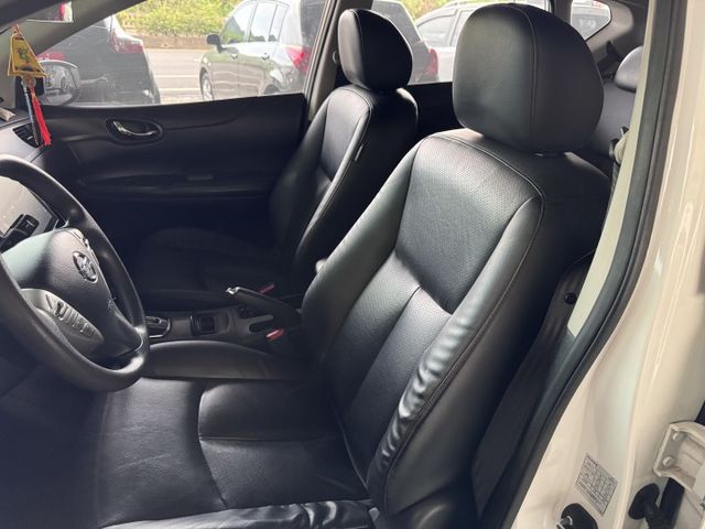 !日產神車!加裝安卓機/加裝方向盤快控鍵/抬頭顯示器/雙區恆溫/室內大空間/I-KEY/小改燈係✅實車在店  第6張相片