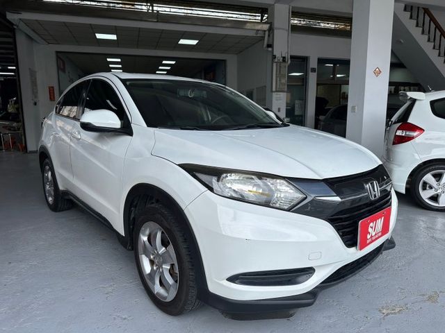 2018年HR-V VTI-S版 新世代跨界跑旅最佳車款 融合SUV特有的強健與安全感 舒適性極佳 里程保證  第2張相片