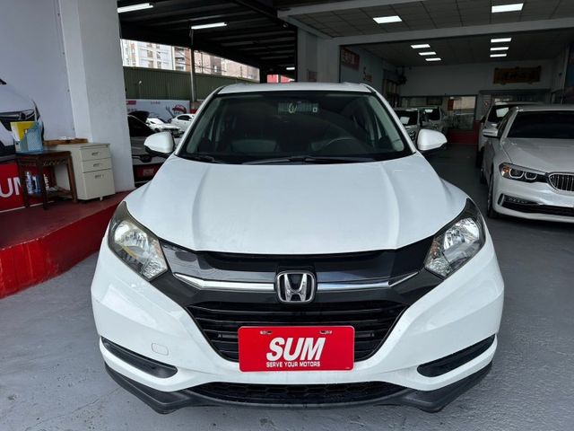 2018年HR-V VTI-S版 新世代跨界跑旅最佳車款 融合SUV特有的強健與安全感 舒適性極佳 里程保證  第3張相片