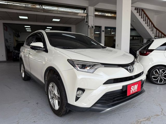 2018年RAV4 尊爵版 升級安卓機 360環景 原鈑件 胎壓監測顯示系統 全原廠保養 認證車  第2張相片