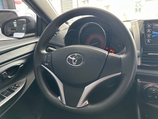 2014年YARIS 豪華版 原鈑件 全原廠保養 小車大空間 妥善率佳 省稅金首選 認證車 里程保證  第6張相片