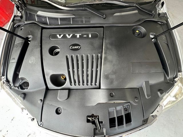 2010年CAMRY G版 前車主非常顧車 優質代步車首選 一手車 避震器跟輪胎剛換新 漏油墊片均換新 里程保證  第7張相片
