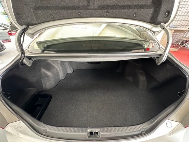 2010年CAMRY G版 前車主非常顧車 優質代步車首選 一手車 避震器跟輪胎剛換新 漏油墊片均換新 里程保證  第13張相片