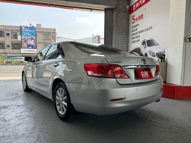 2010年CAMRY G版 前車主非常顧車 優質代步車首選 一手車 避震器跟輪胎剛換新 漏油墊片均換新 里程保證  第16張相片