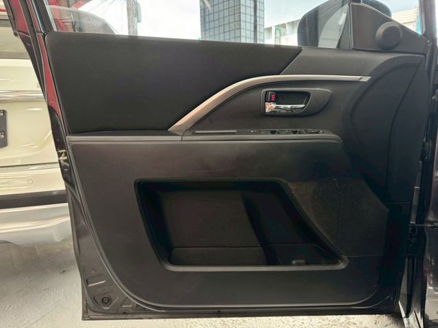 2013年MAZDA5 影音頂級型七人座  原鈑件 超受歡迎的家庭轎式休旅車 雙電滑門設計 認證車 里程保證  第10張相片