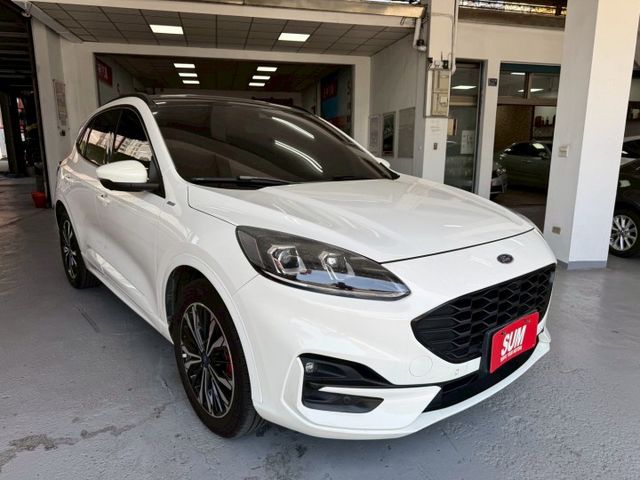 2022年KUGA ST-LINE版 動力配備滿滿 免KEY/PVM環景/全景天窗 里程跑少 原鈑件 認證車  第2張相片