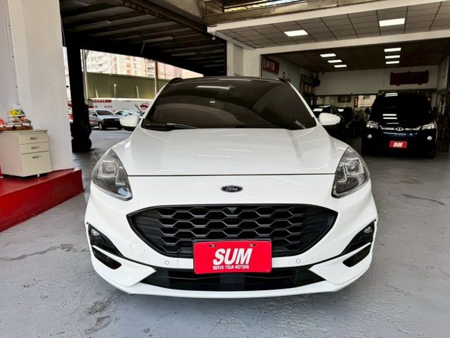 2022年KUGA ST-LINE版 動力配備滿滿 免KEY/PVM環景/全景天窗 里程跑少 原鈑件 認證車  第3張相片