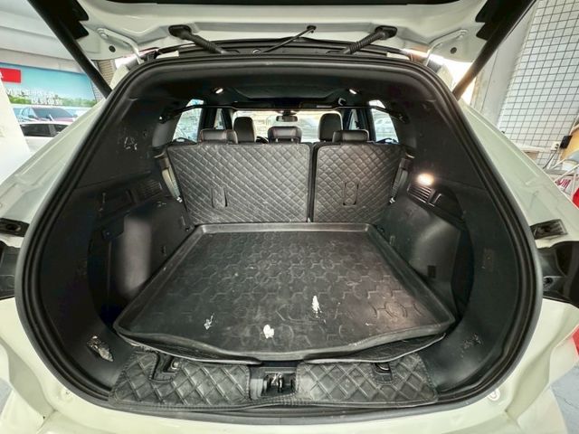 2022年KUGA ST-LINE版 動力配備滿滿 免KEY/PVM環景/全景天窗 里程跑少 原鈑件 認證車  第13張相片