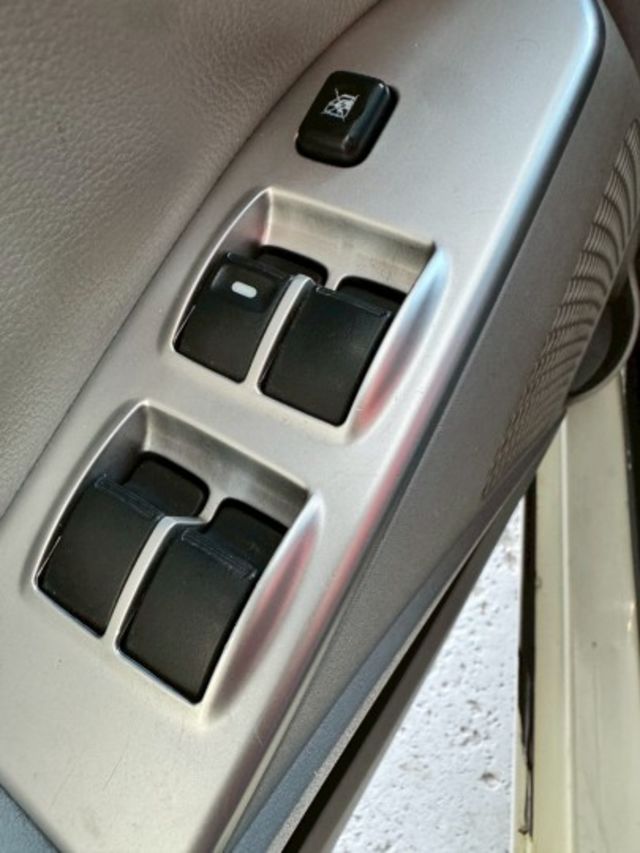 2013年COLT PLUS 豪華版 小資族代步車首選 省油又省稅 認證車 原鈑件 IKEY/前後霧燈/CarPly  第10張相片