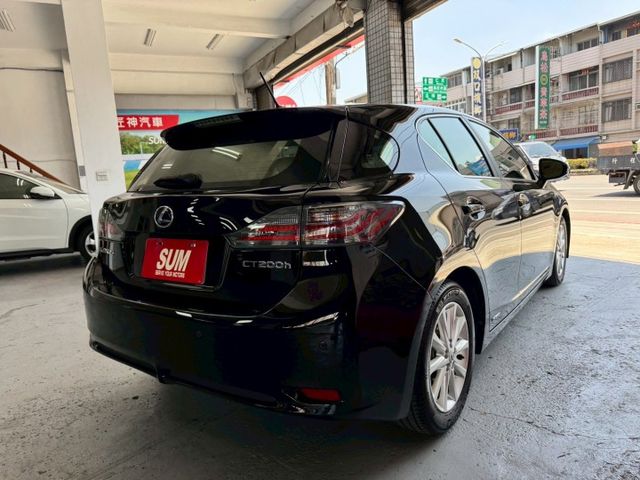 2013年CT200H 油電豪華版 原鈑件 認證車 已於6.6萬公里預防性更換大電池 雙前電熱椅 里程跑少  第13張相片