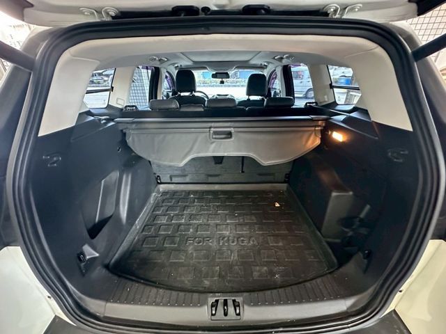 2019年KUGA 旗艦版 1.5渦輪大馬力 省油省稅CP值最高的休旅車 原鈑件 里程跑少 認證車  第15張相片