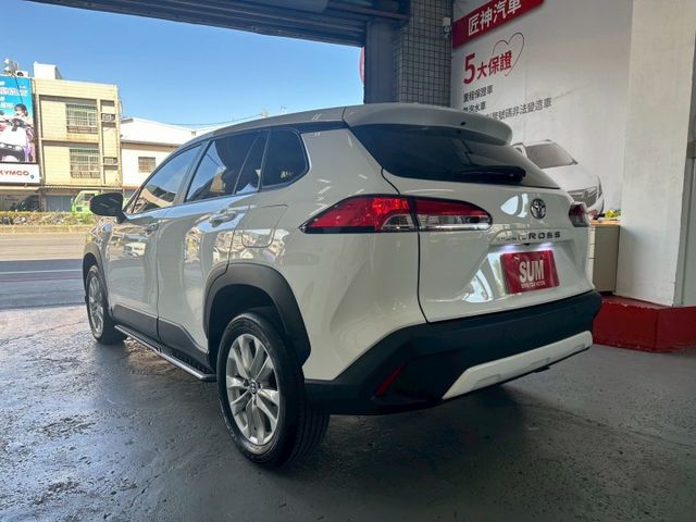 2022年COROLLA CROSS 豪華版 原鈑件大螢幕安卓機 360環景 電動尾門 僅跑6萬公里 認證車  第17張相片