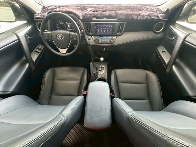 2017年RAV4 豪華版 原鈑件 妥善率高 認證車 僅跑6萬公里 免KEY/藍芽通訊/TCS防滑  第7張相片