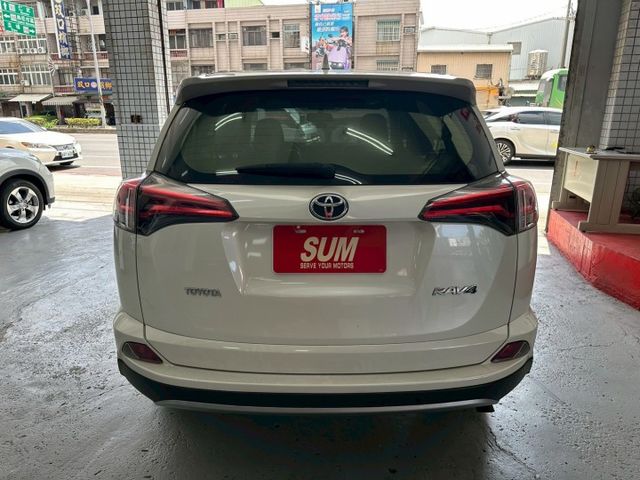 2017年RAV4 豪華版 原鈑件 妥善率高 認證車 僅跑6萬公里 免KEY/藍芽通訊/TCS防滑  第15張相片