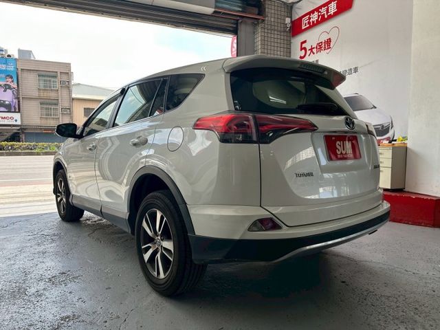 2017年RAV4 豪華版 原鈑件 妥善率高 認證車 僅跑6萬公里 免KEY/藍芽通訊/TCS防滑  第16張相片