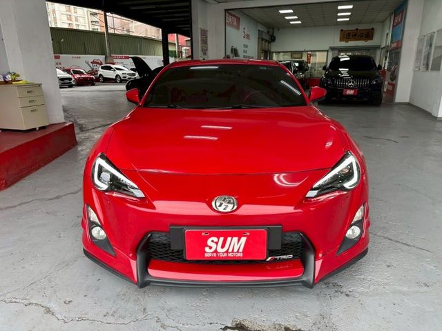 2013年GT86 AERO版 雙門跑車保值神車 妥善率超高 完美車身比例 原鈑件 認證車  升級Akrapovic閥門  第3張相片