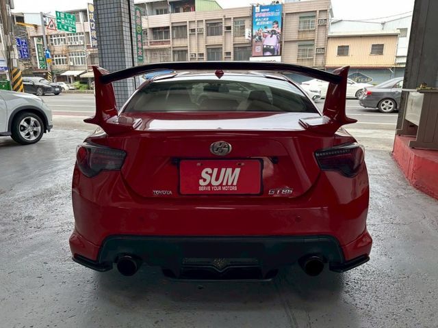 2013年GT86 AERO版 雙門跑車保值神車 妥善率超高 完美車身比例 原鈑件 認證車  升級Akrapovic閥門  第16張相片
