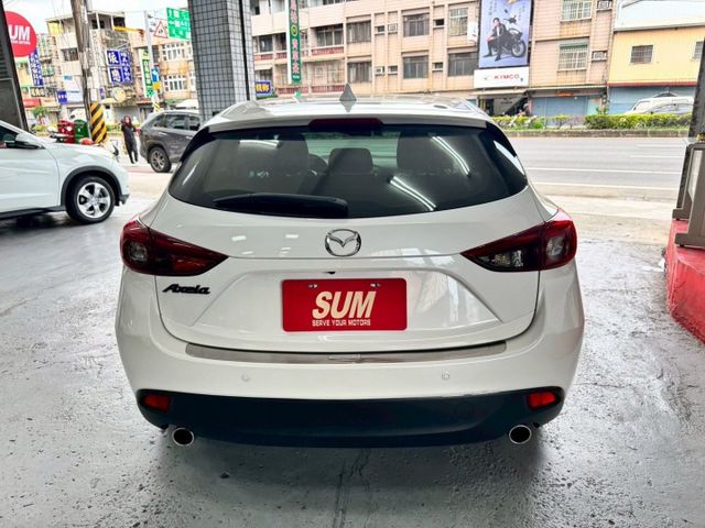 2014年馬3 頂級型 全車原鈑件 認證車 免鑰匙套件/HID頭燈/摸門解鎖/雙區恆溫/CARPLAY  第16張相片