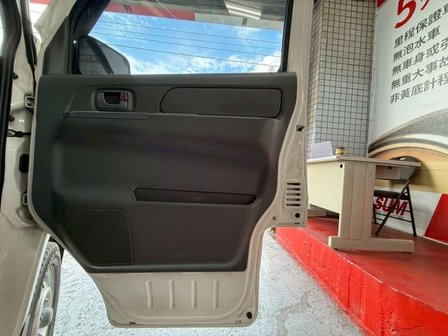 2018年VERYCA 手排篷式 認證車 原鈑件 低里程 廣受歡迎的商用小型貨車 賺錢打拼好幫手  第12張相片