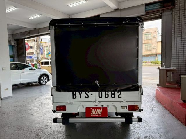 2018年VERYCA 手排篷式 認證車 原鈑件 低里程 廣受歡迎的商用小型貨車 賺錢打拼好幫手  第15張相片