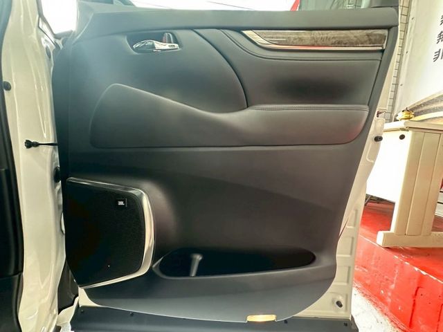 2021年ALPHARD 4WD 油電混合 商務型七人座  原廠大電池保固8年/16萬公里 認證車  第17張相片