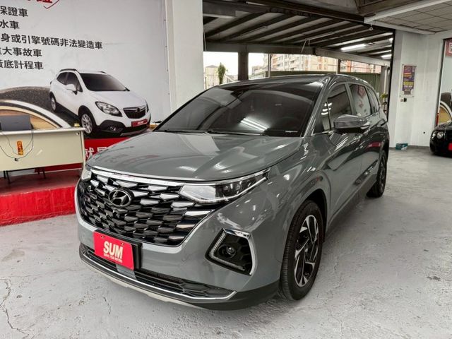 2023年CUSTIN 高階GLT-B7人座 原鈑件 認證車 吸頂大螢幕電視/3D卡扣地毯/防碰撞輔助/雙電動滑門  第4張相片