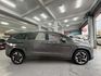 2023年CUSTIN 高階GLT-B7人座 原鈑件 認證車 吸頂大螢幕電視/3D卡扣地毯/防碰撞輔助/雙電動滑門  第5張縮圖