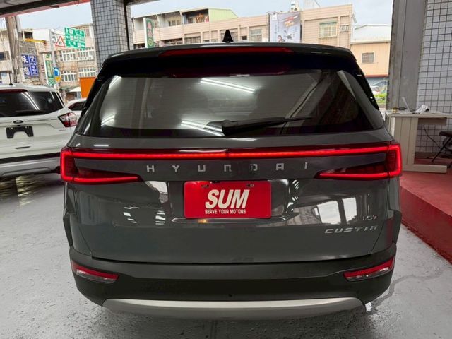 2023年CUSTIN 高階GLT-B7人座 原鈑件 認證車 吸頂大螢幕電視/3D卡扣地毯/防碰撞輔助/雙電動滑門  第16張相片