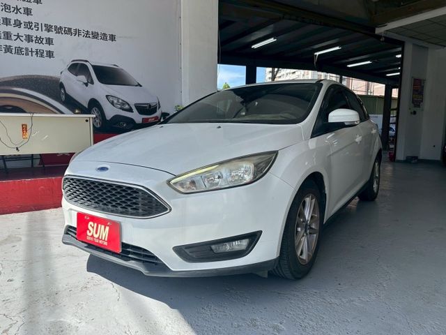 2016年FOCUS 5D汽油時尚型 時尚掀背 安全靈活 適合日常通勤與小家庭車款首選 認證車 里程保證  第4張相片