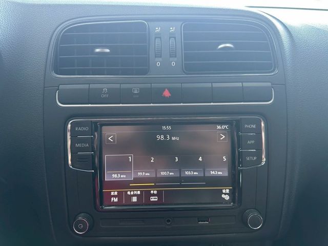 2012年POLO 1.4掀背歐風小鋼炮 小巧車身好停車 空間靈活 安全備配齊全 里程保證 認證車  第11張相片