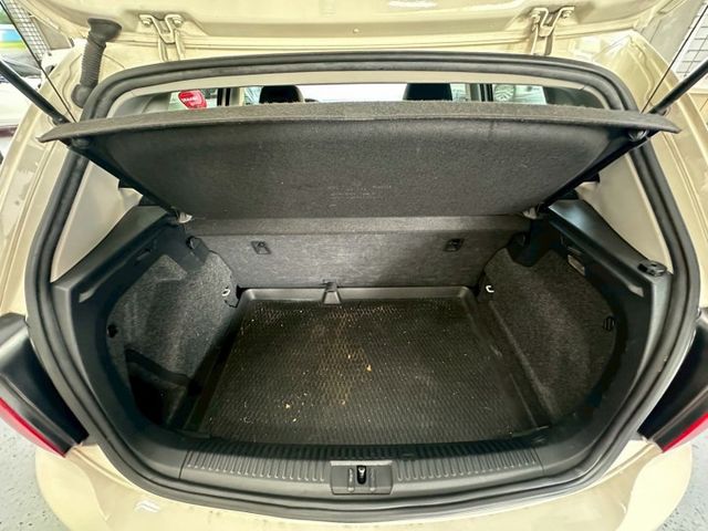 2012年POLO 1.4掀背歐風小鋼炮 小巧車身好停車 空間靈活 安全備配齊全 里程保證 認證車  第14張相片