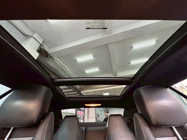 2012年E250 COUPE版 雙門的浪漫 E-Class的靈魂 賓士高端品味保值車款 全景天窗/渦輪增壓 里程保證  第10張相片