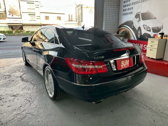 2012年E250 COUPE版 雙門的浪漫 E-Class的靈魂 賓士高端品味保值車款 全景天窗/渦輪增壓 里程保證  第18張相片